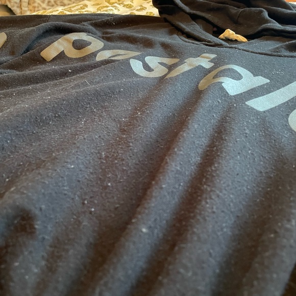 Black Aeropostale cropped sweater (SOLD) - Picture 3 of 3